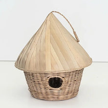 Hat Roof Birdhouse 1015