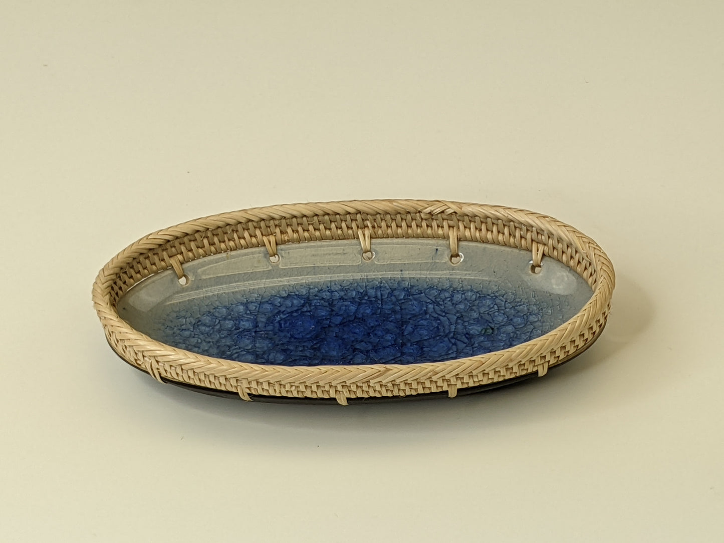 C71OV 7" Oval Crackle Glazed Ceramic Basket Tray Dish